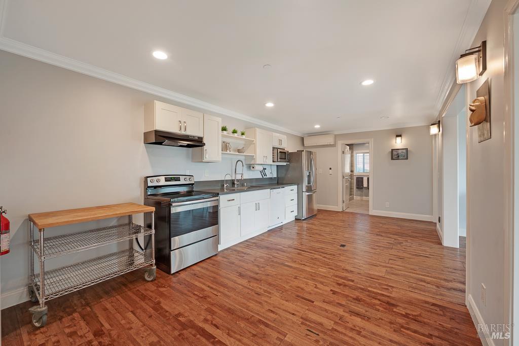 5560 Crystal Dr