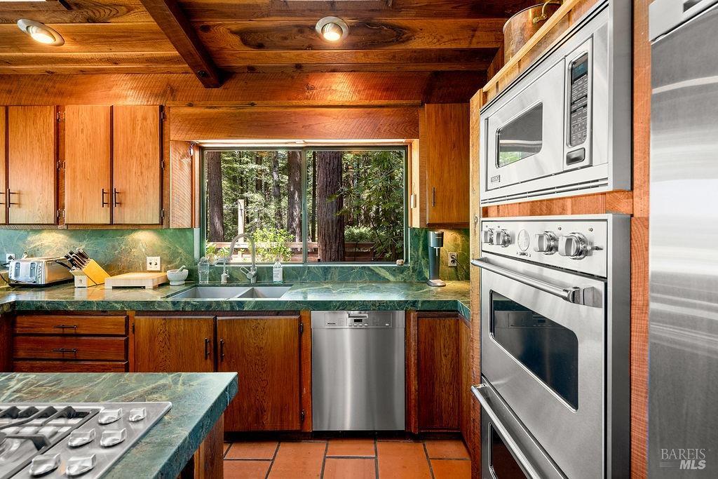 17090 Fitzpatrick Ln
