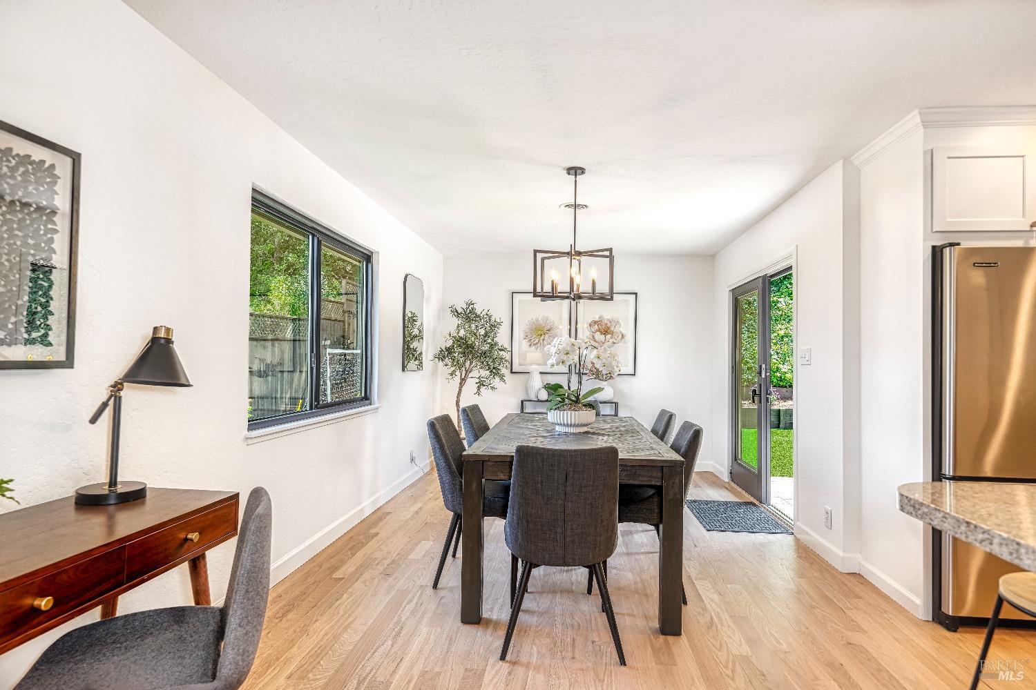 453 Alameda De La Loma