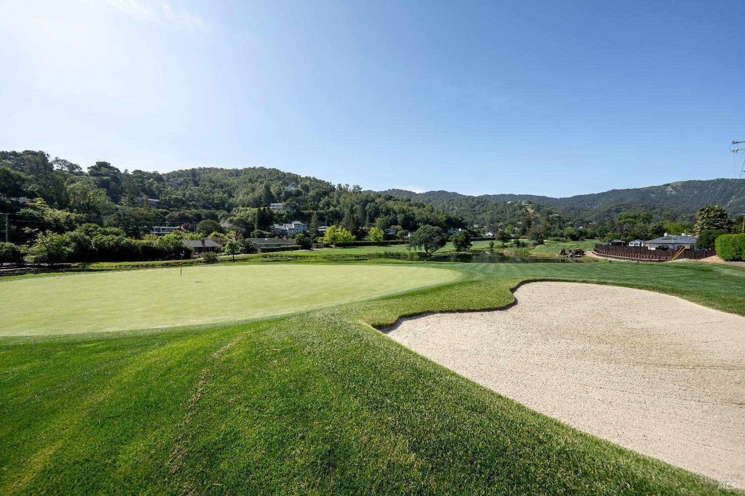 453 Alameda De La Loma