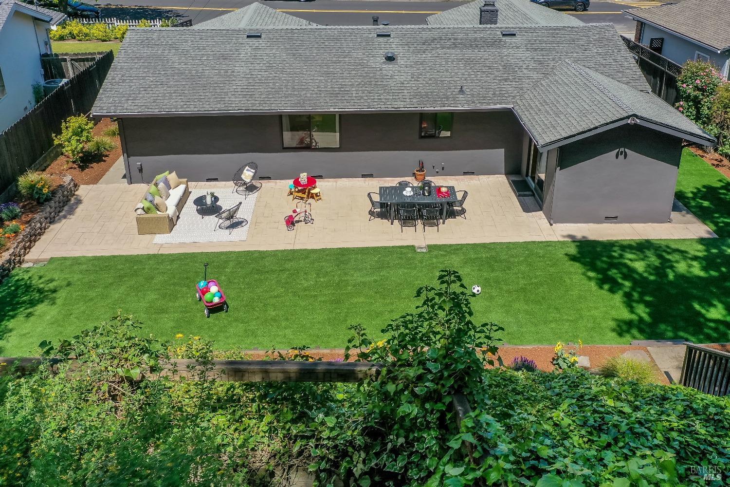 453 Alameda De La Loma