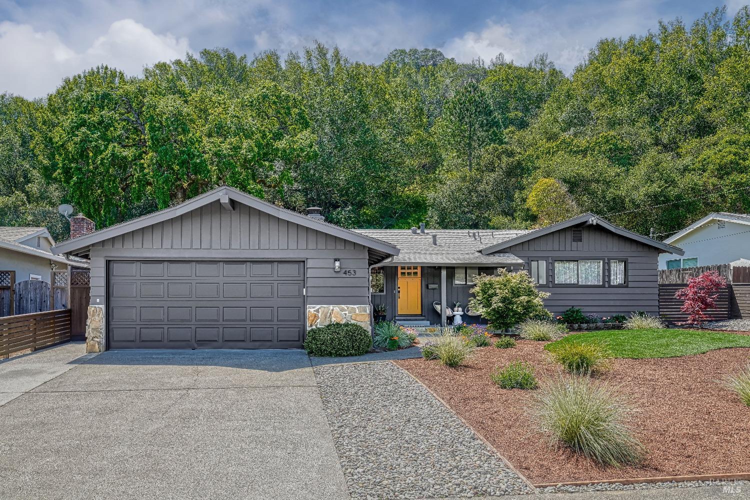 453 Alameda De La Loma