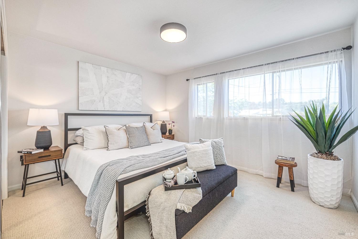 453 Alameda De La Loma