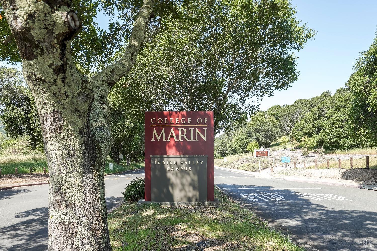 453 Alameda De La Loma