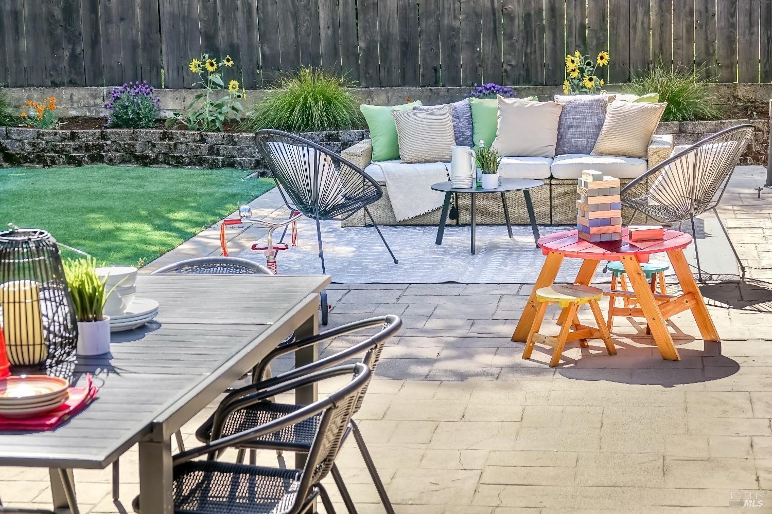 453 Alameda De La Loma