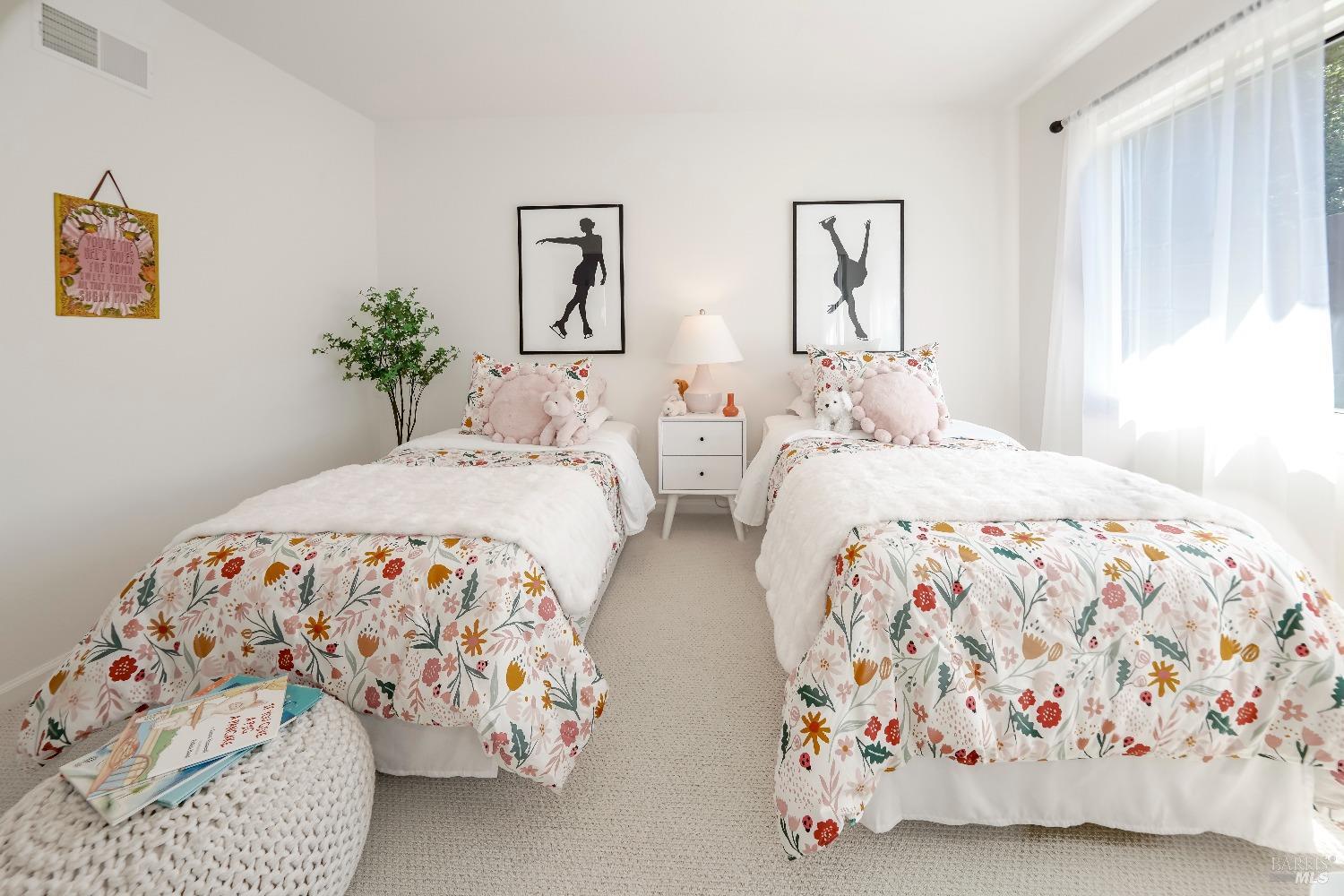 453 Alameda De La Loma