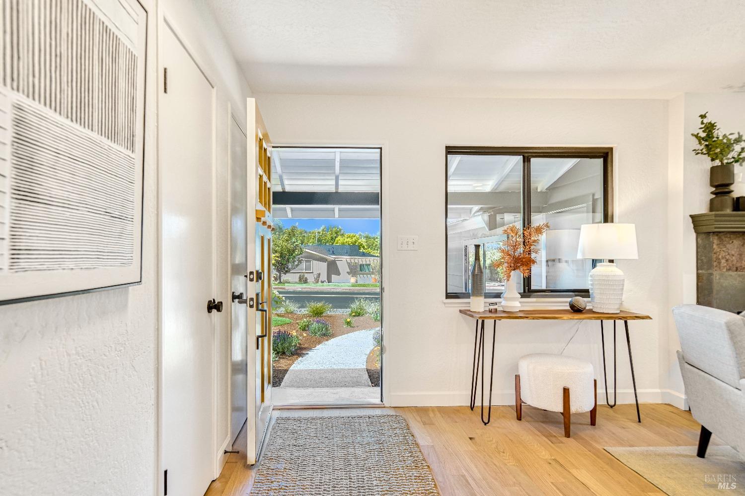 453 Alameda De La Loma