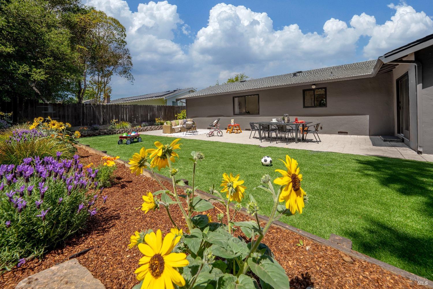 453 Alameda De La Loma