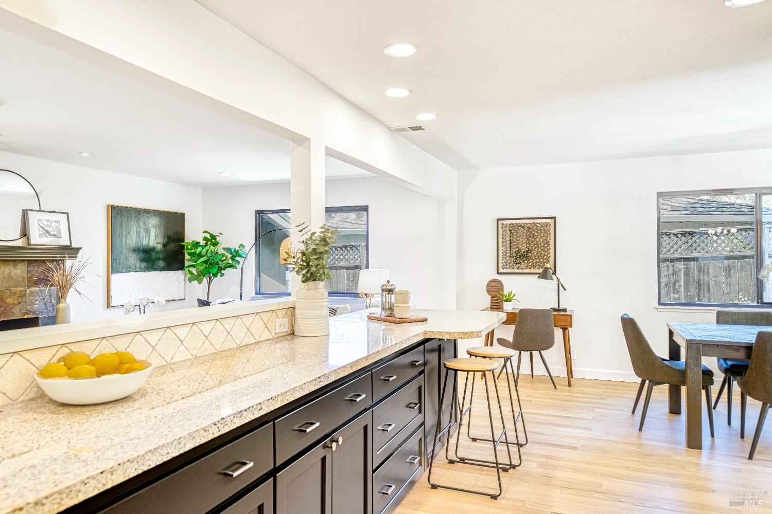 453 Alameda De La Loma