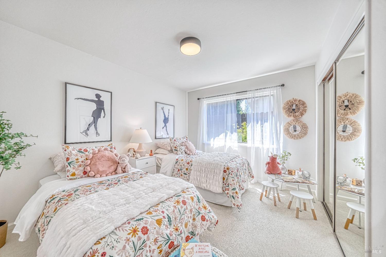 453 Alameda De La Loma