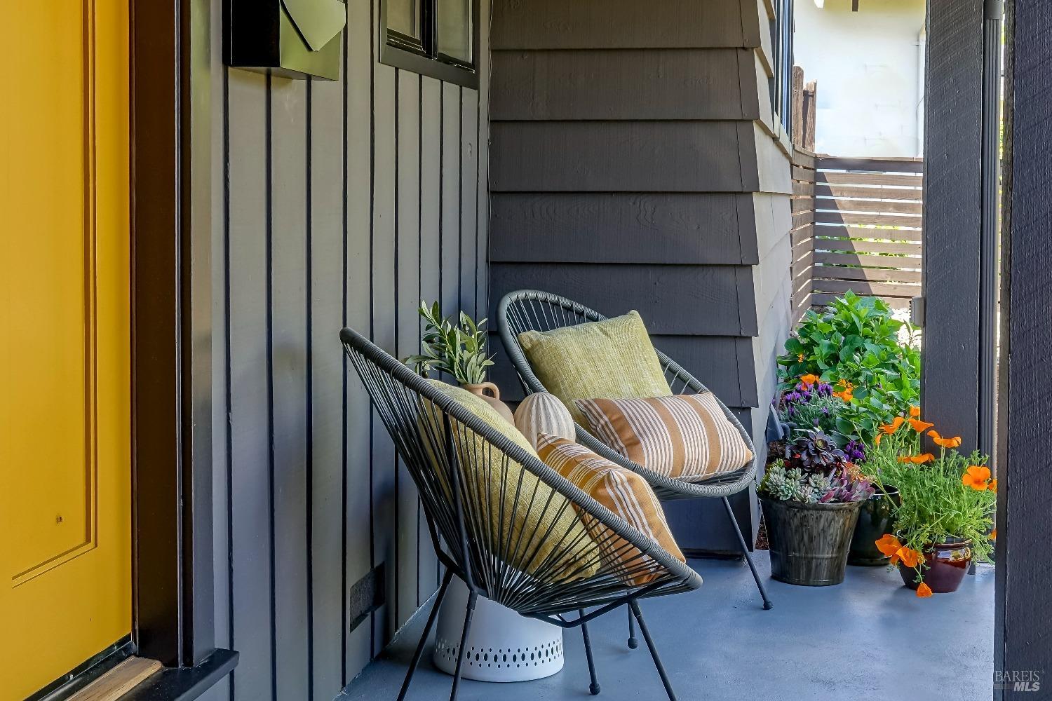 453 Alameda De La Loma