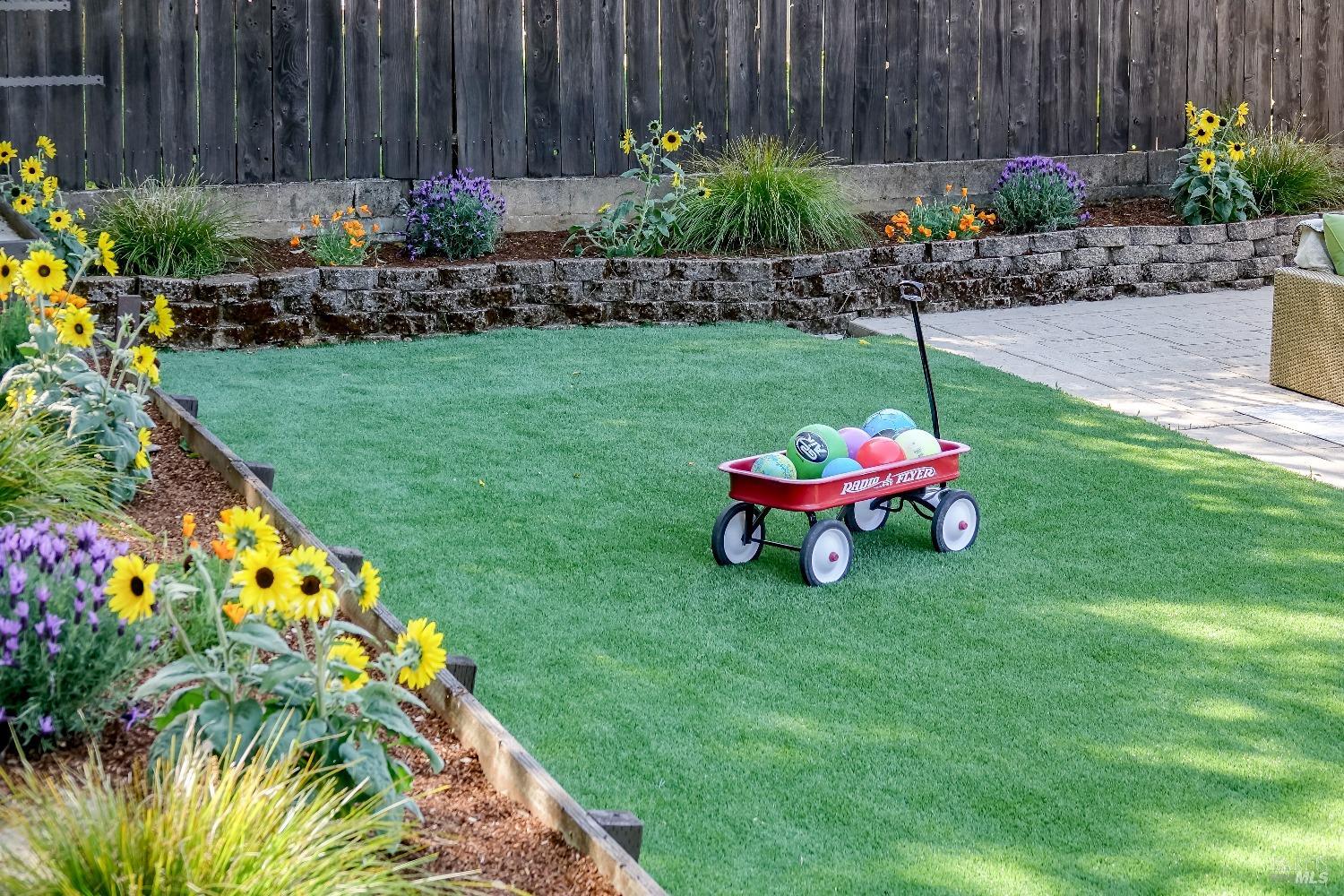 453 Alameda De La Loma