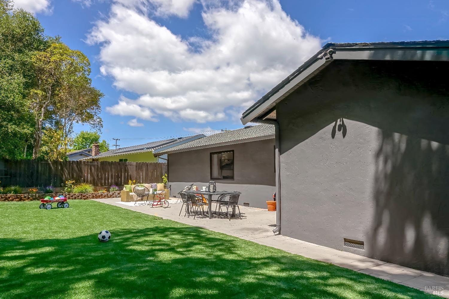 453 Alameda De La Loma