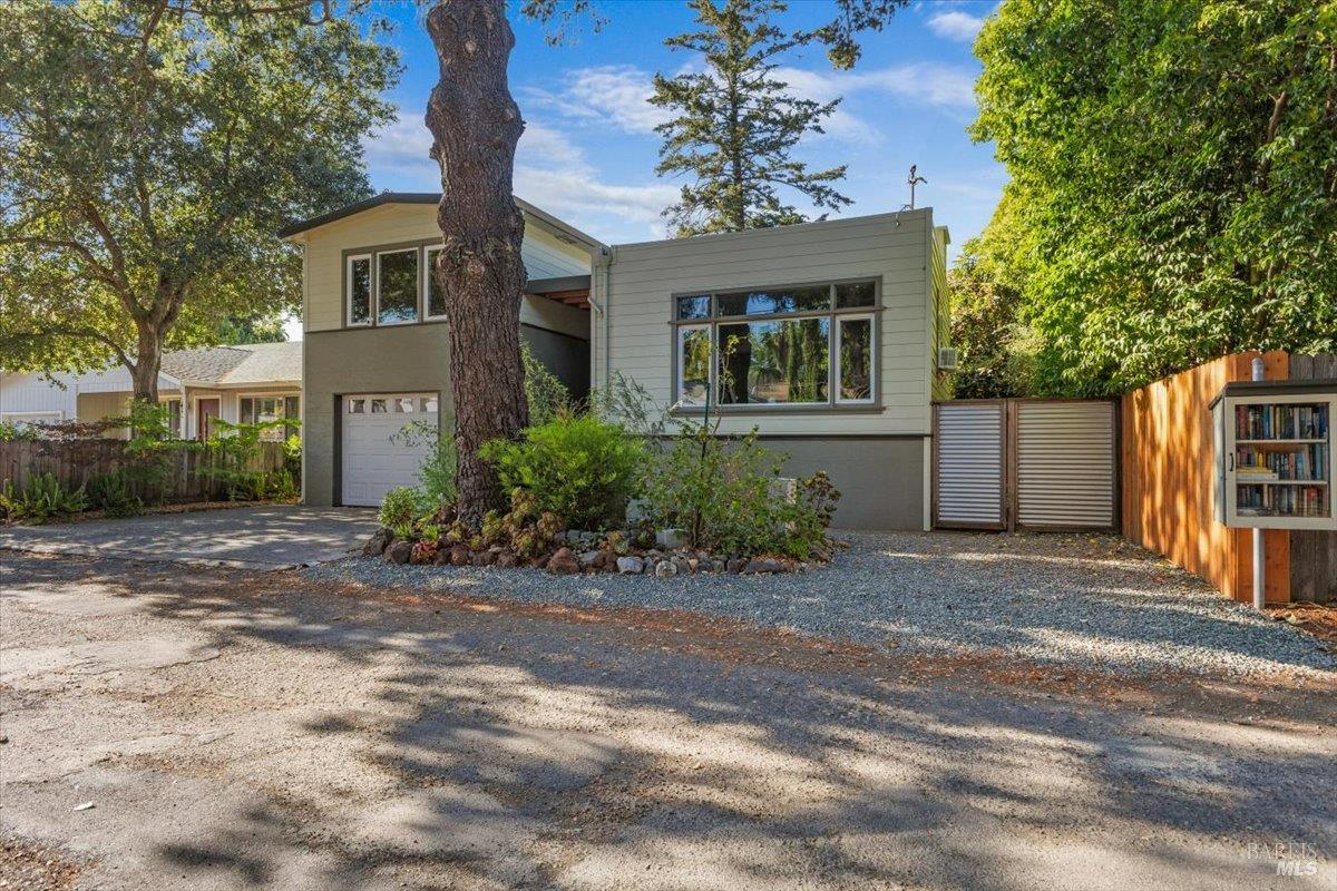 181 E Orchard Avenue
