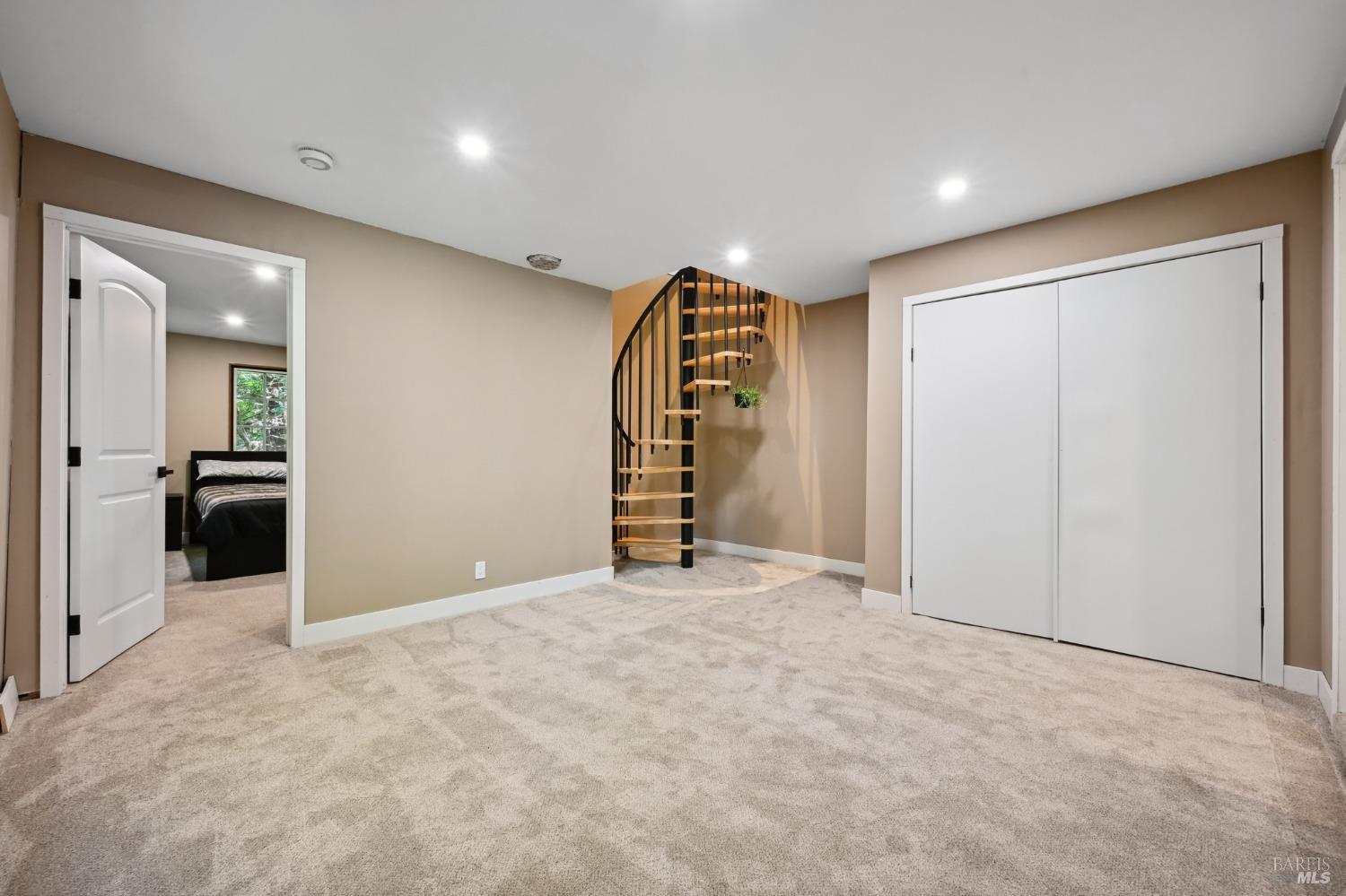 21713 Starrett Hill Dr