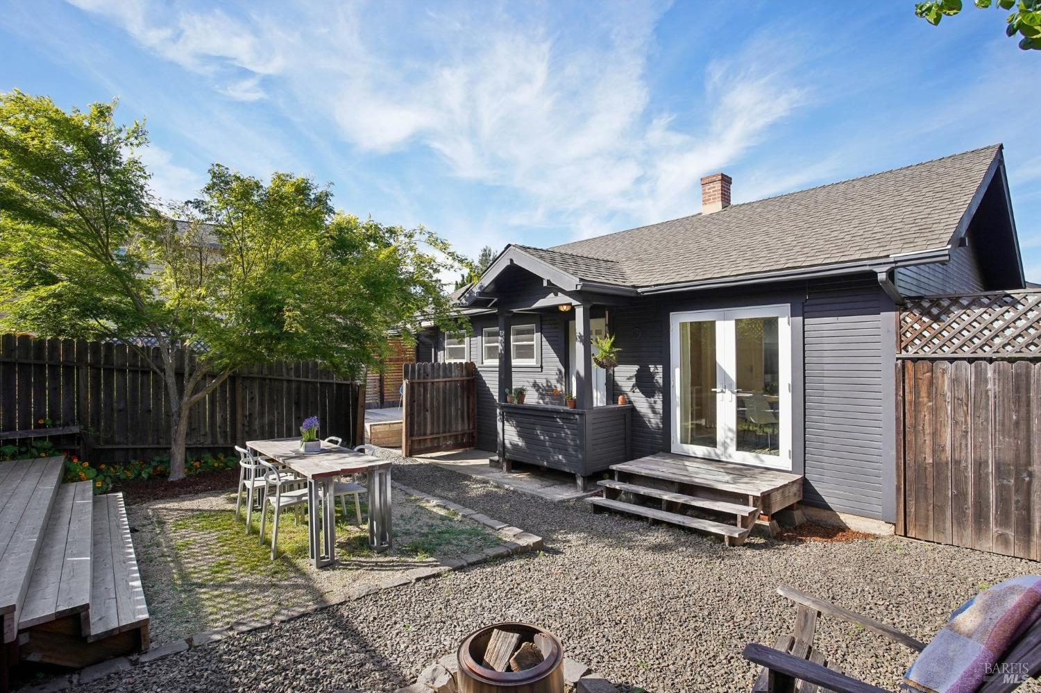 9 Hill Dr