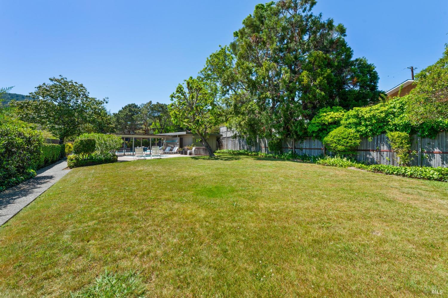 131 Pixley Ave