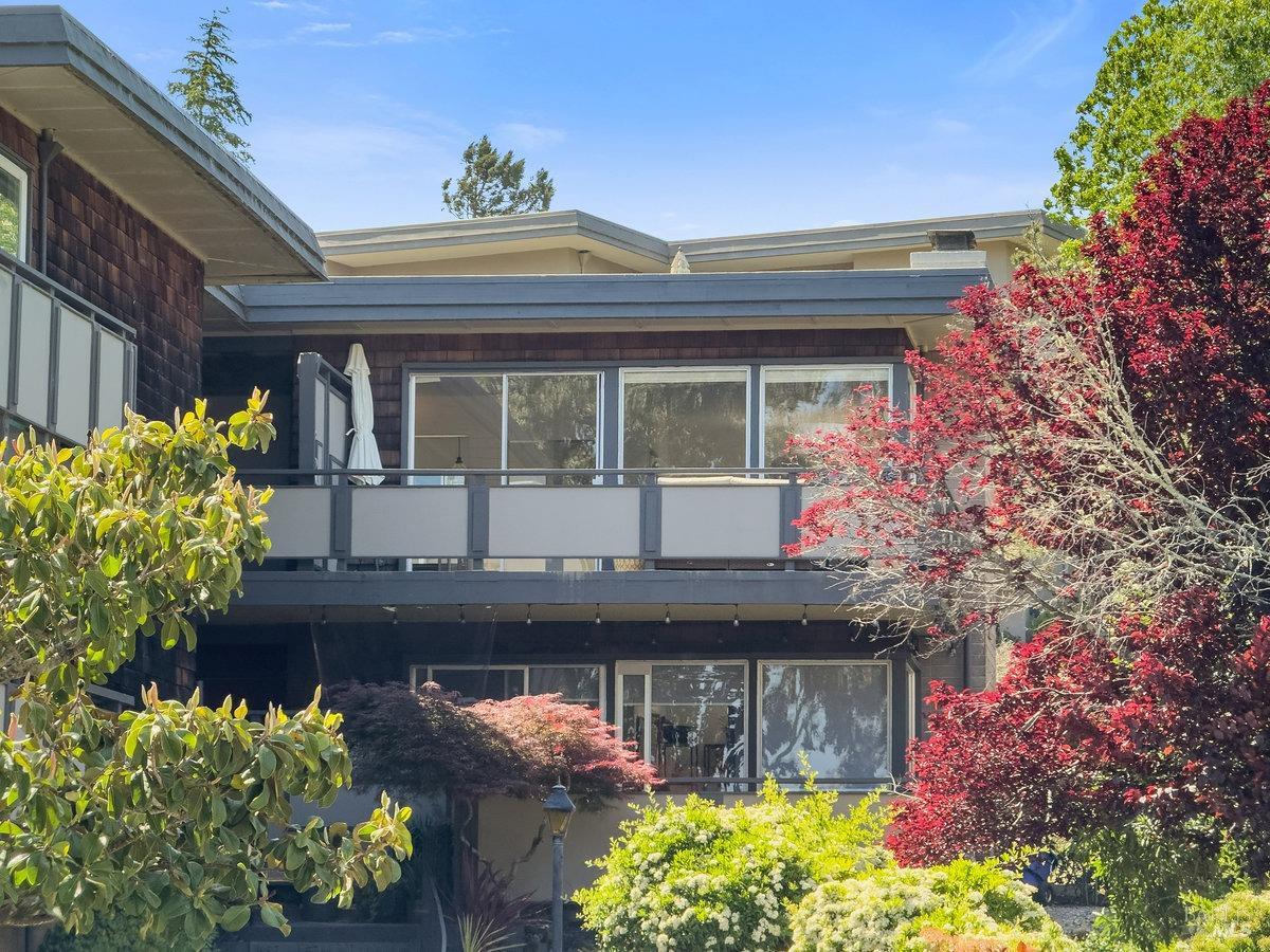 131 Pixley Ave