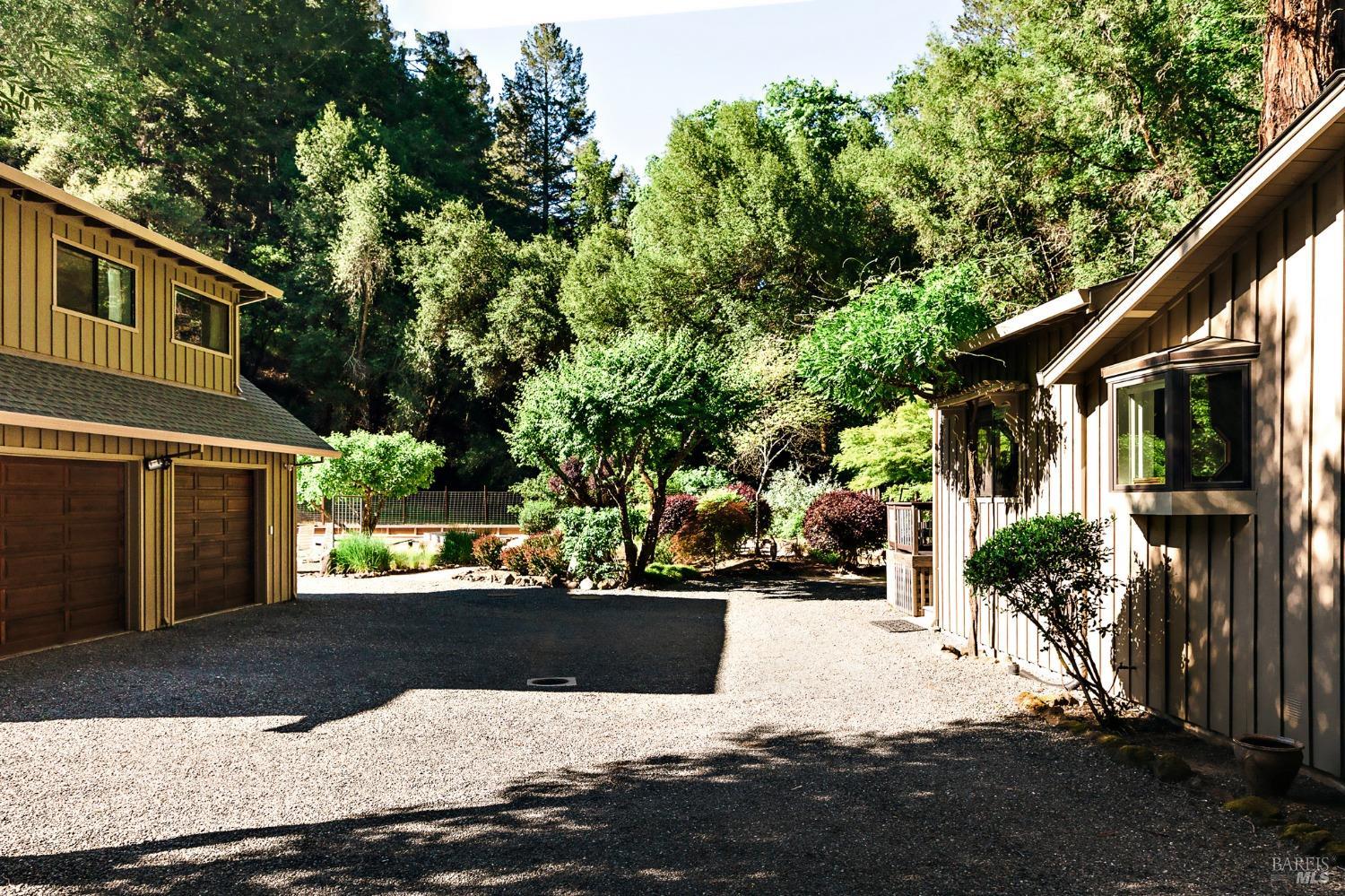 2859 Wallace Creek Rd