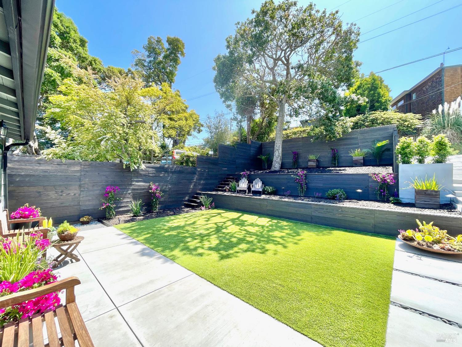 39 Midway Ave