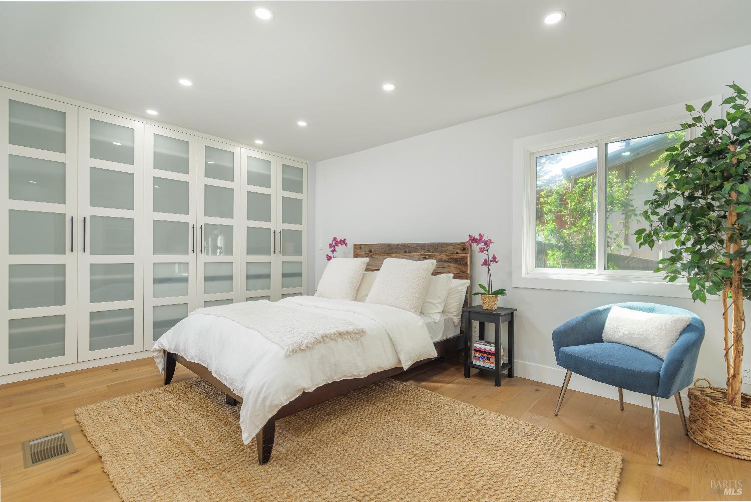 39 Midway Ave