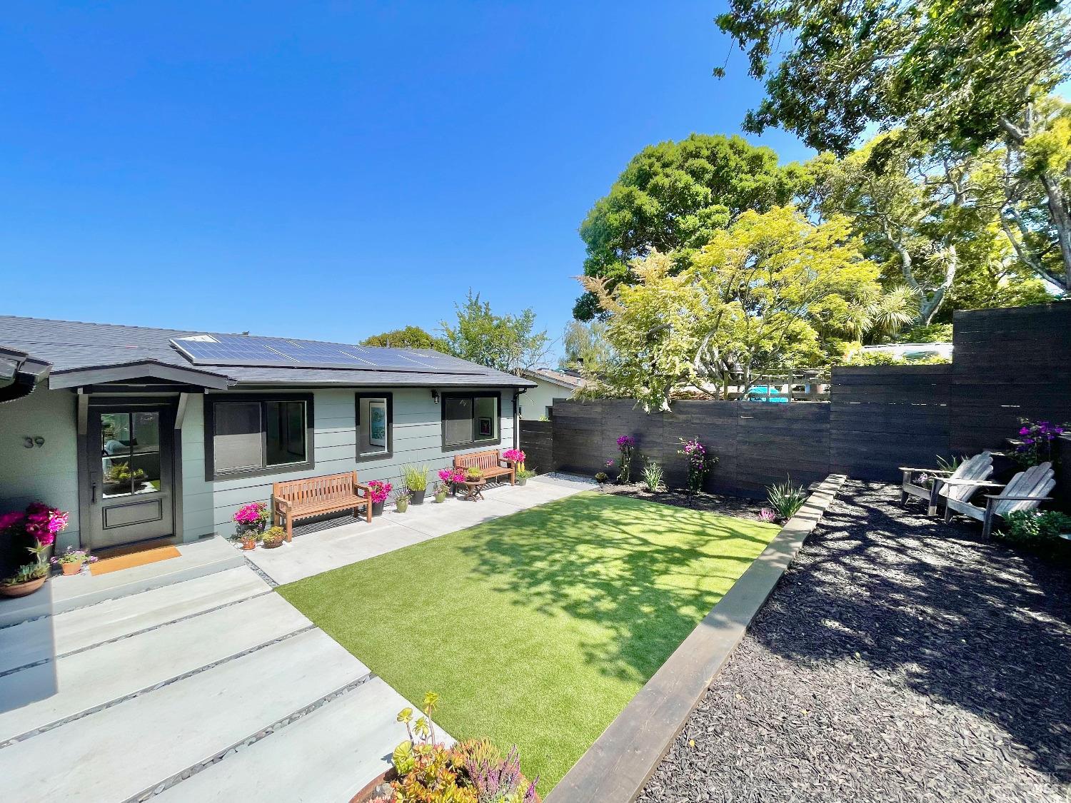 39 Midway Ave
