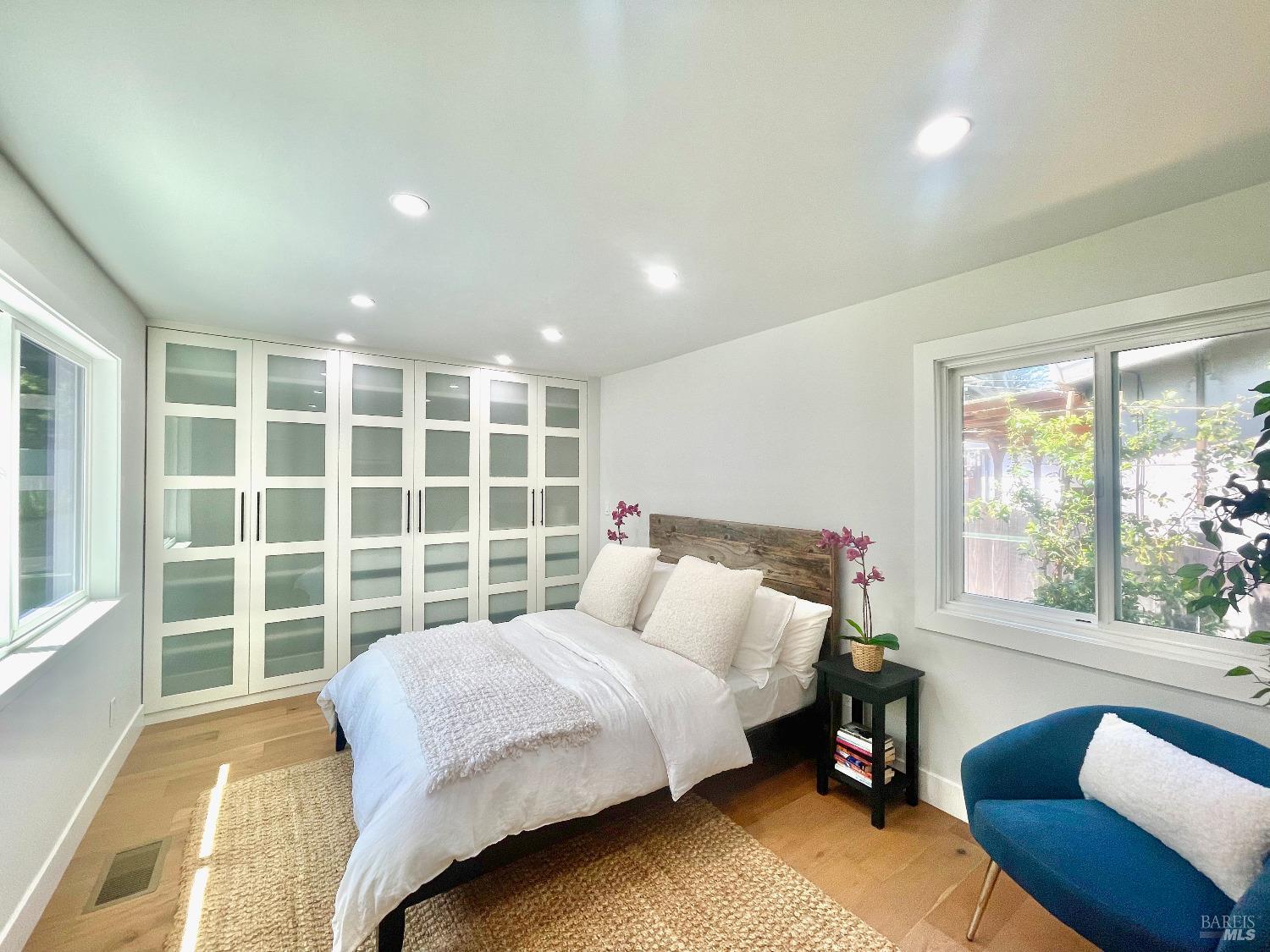 39 Midway Ave