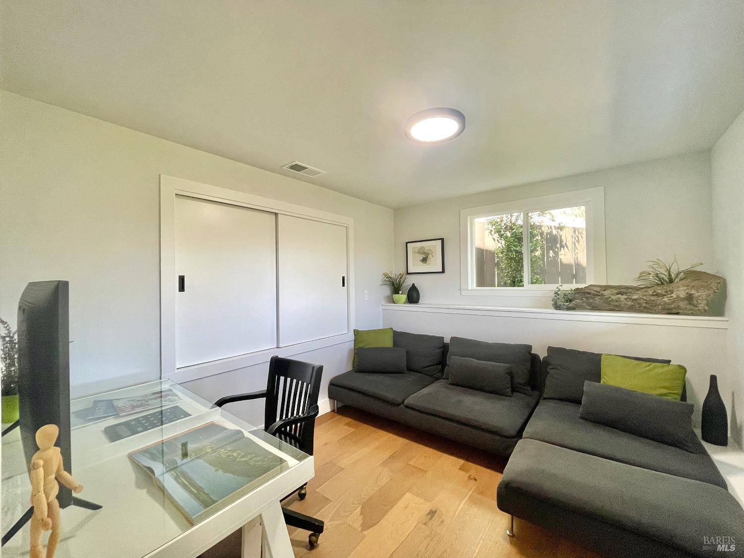 39 Midway Ave