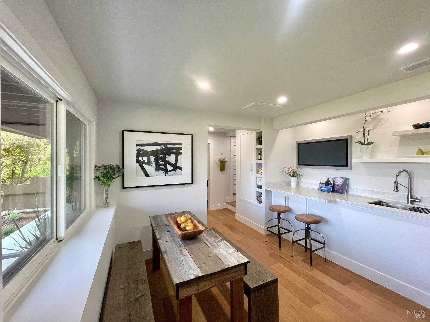 39 Midway Ave