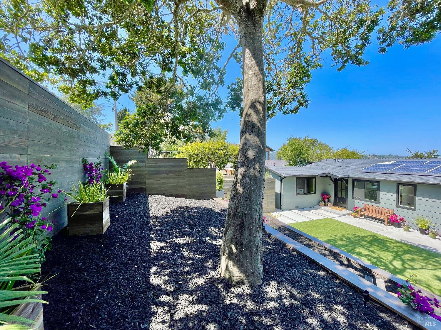 39 Midway Ave