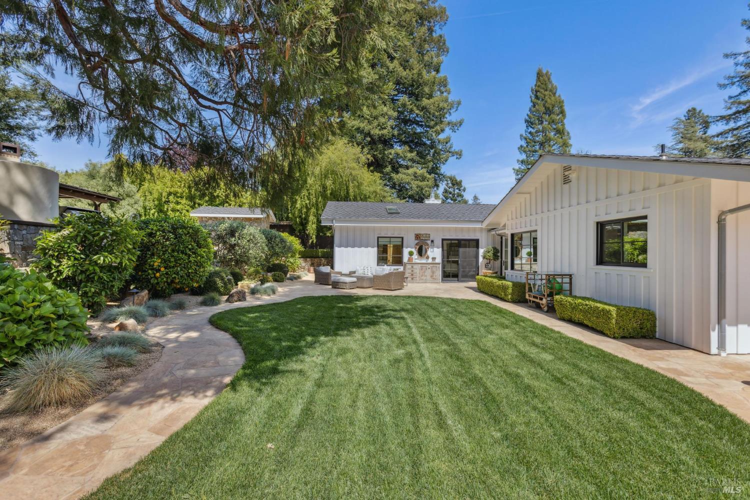 1040 Rose Dr