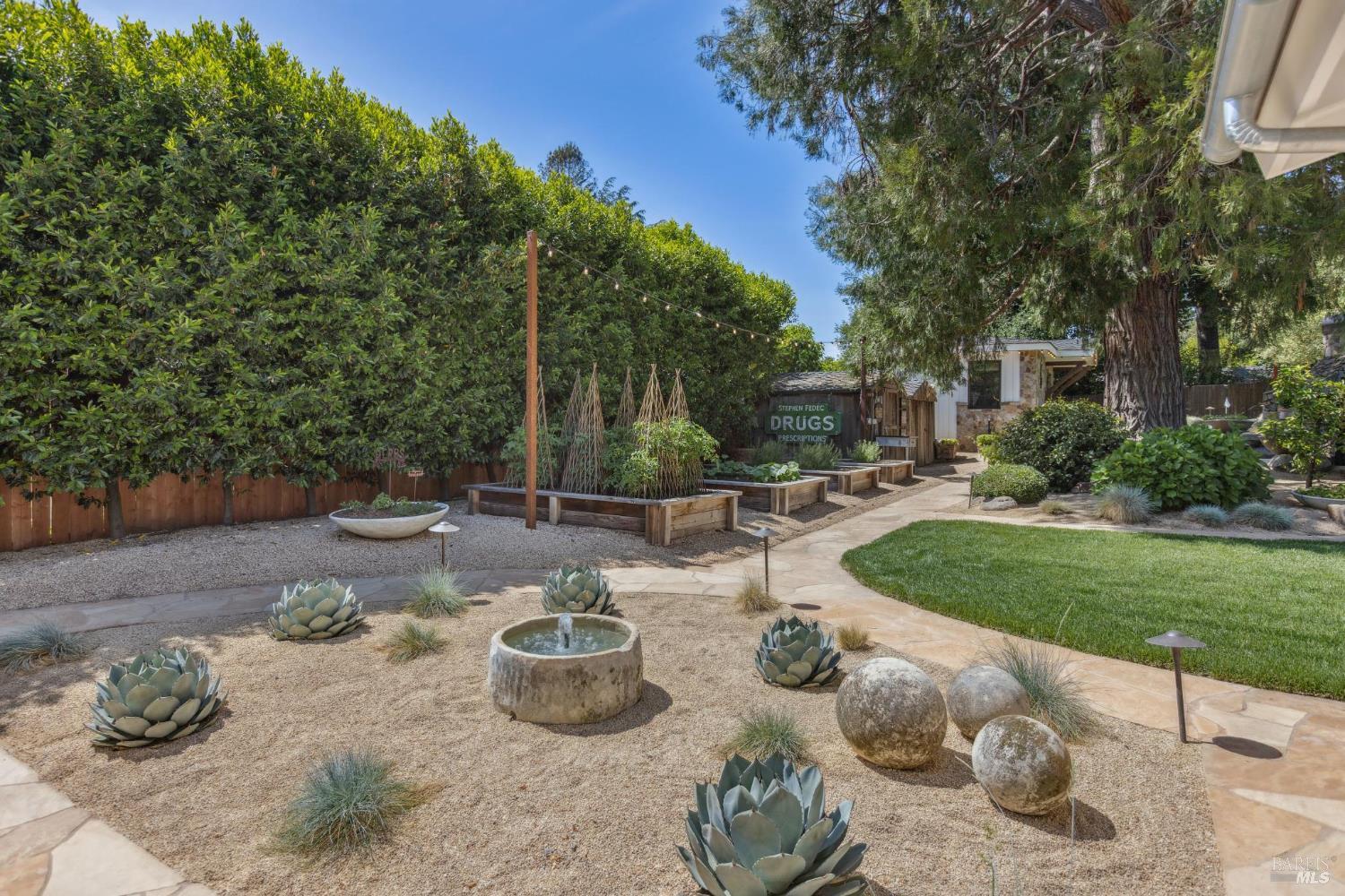 1040 Rose Dr