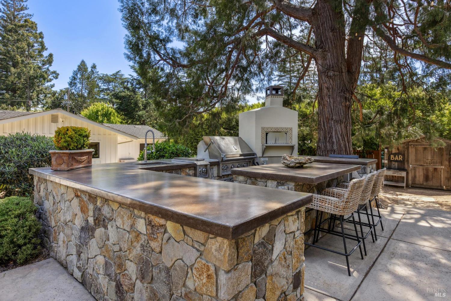 1040 Rose Dr