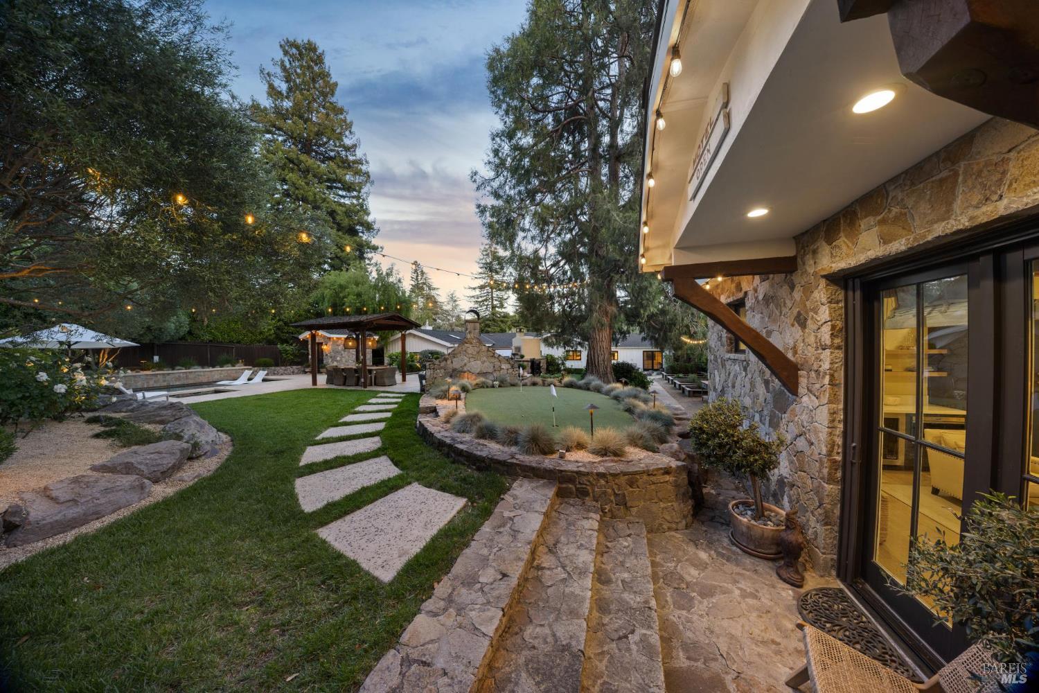 1040 Rose Dr