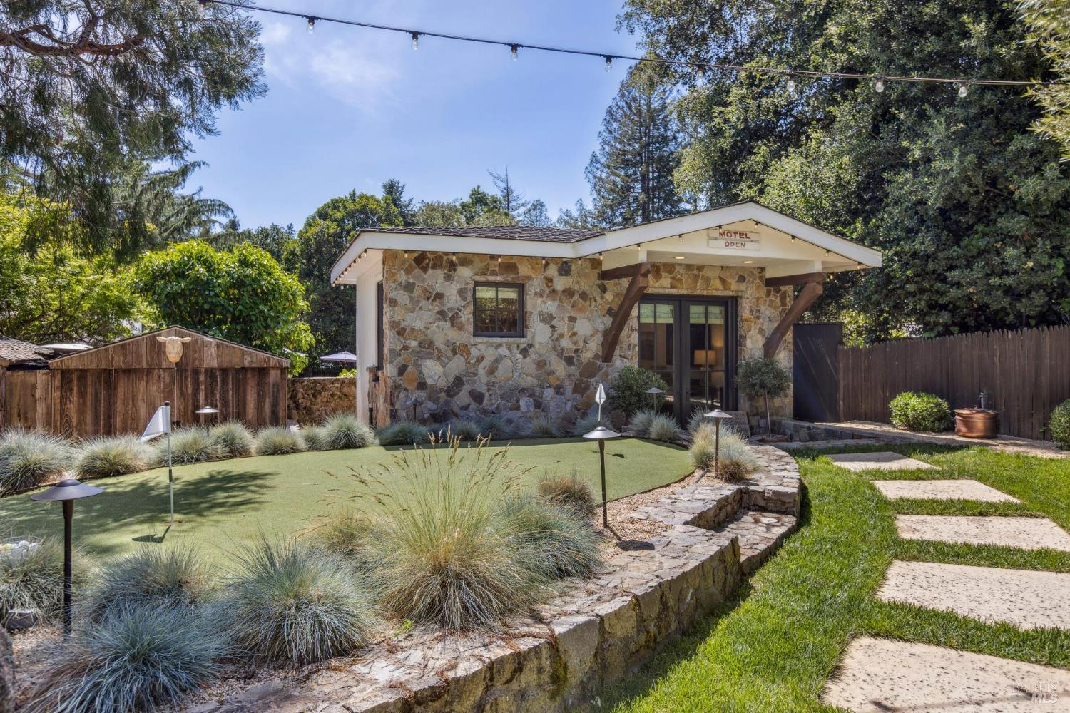 1040 Rose Dr
