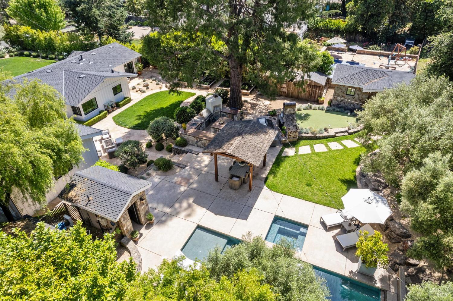 1040 Rose Dr