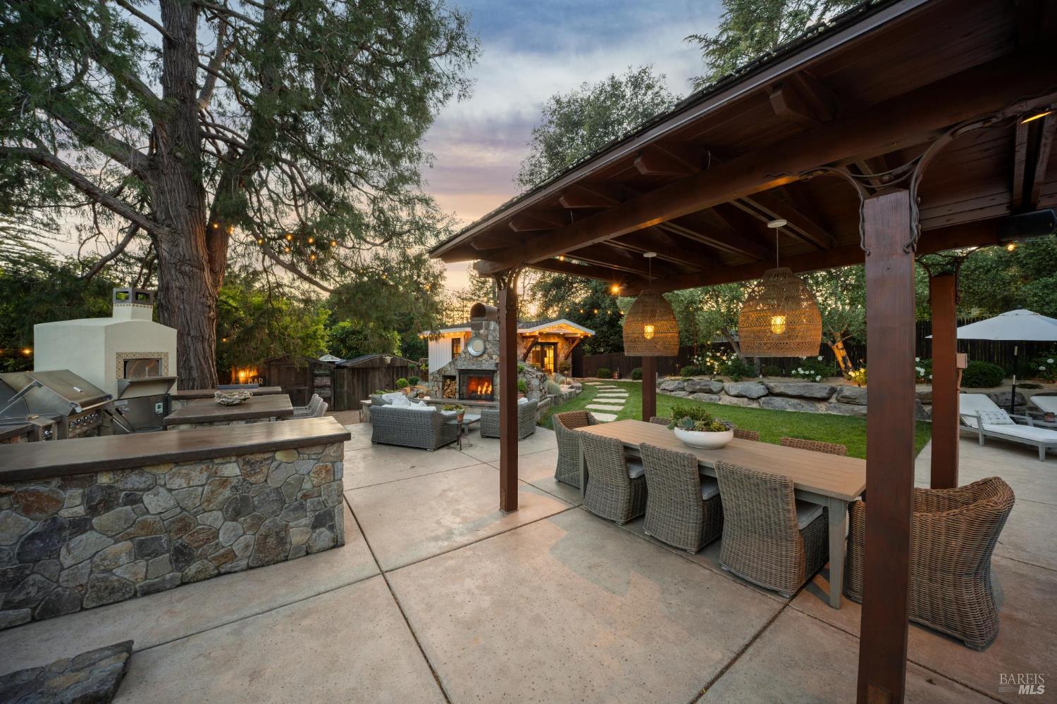 1040 Rose Dr