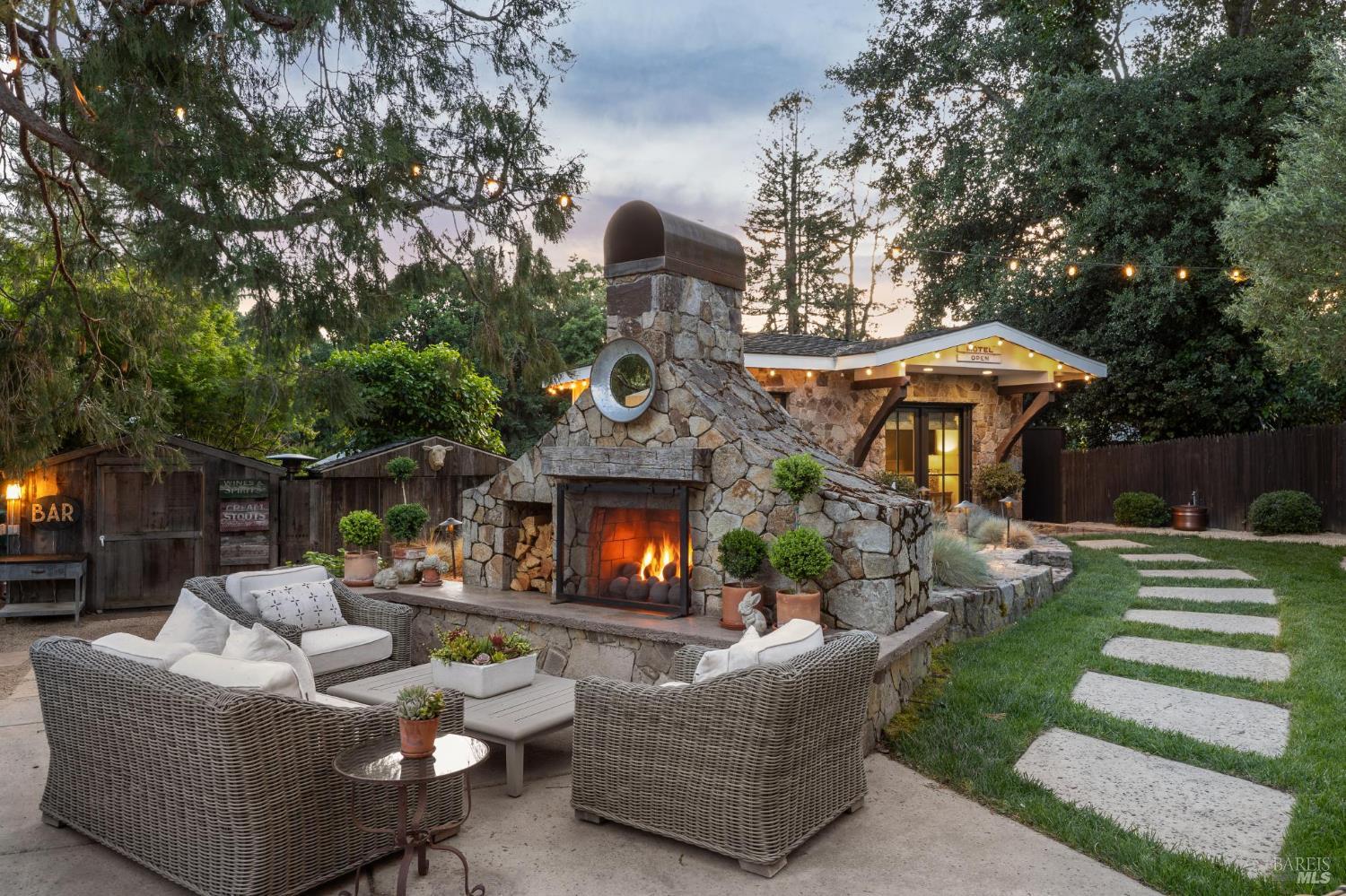 1040 Rose Dr