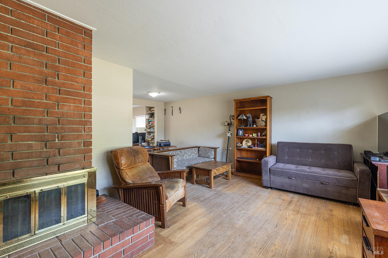 1021 Country Club Dr