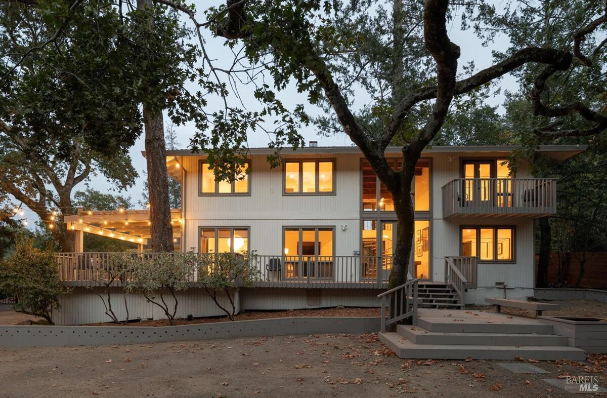 1611 Manzanita Ave