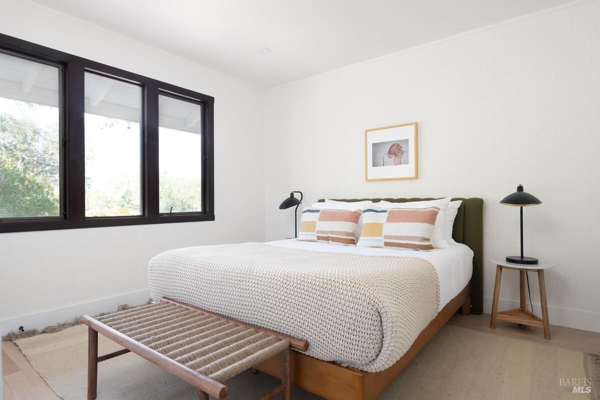 1611 Manzanita Ave