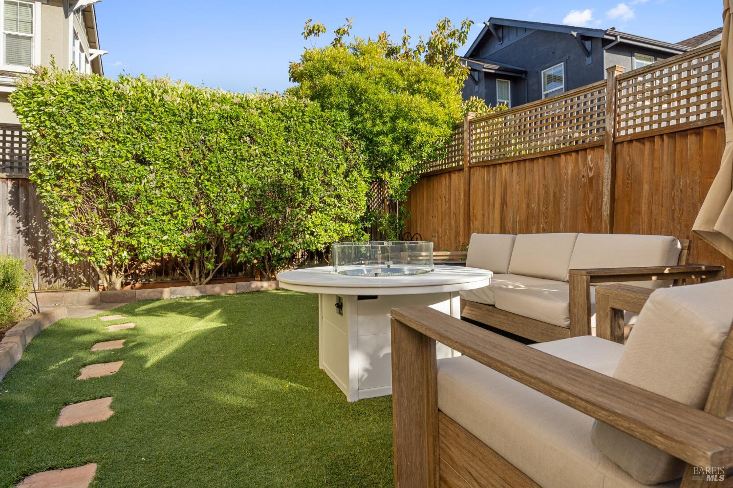 1727 Calle Ranchero Dr