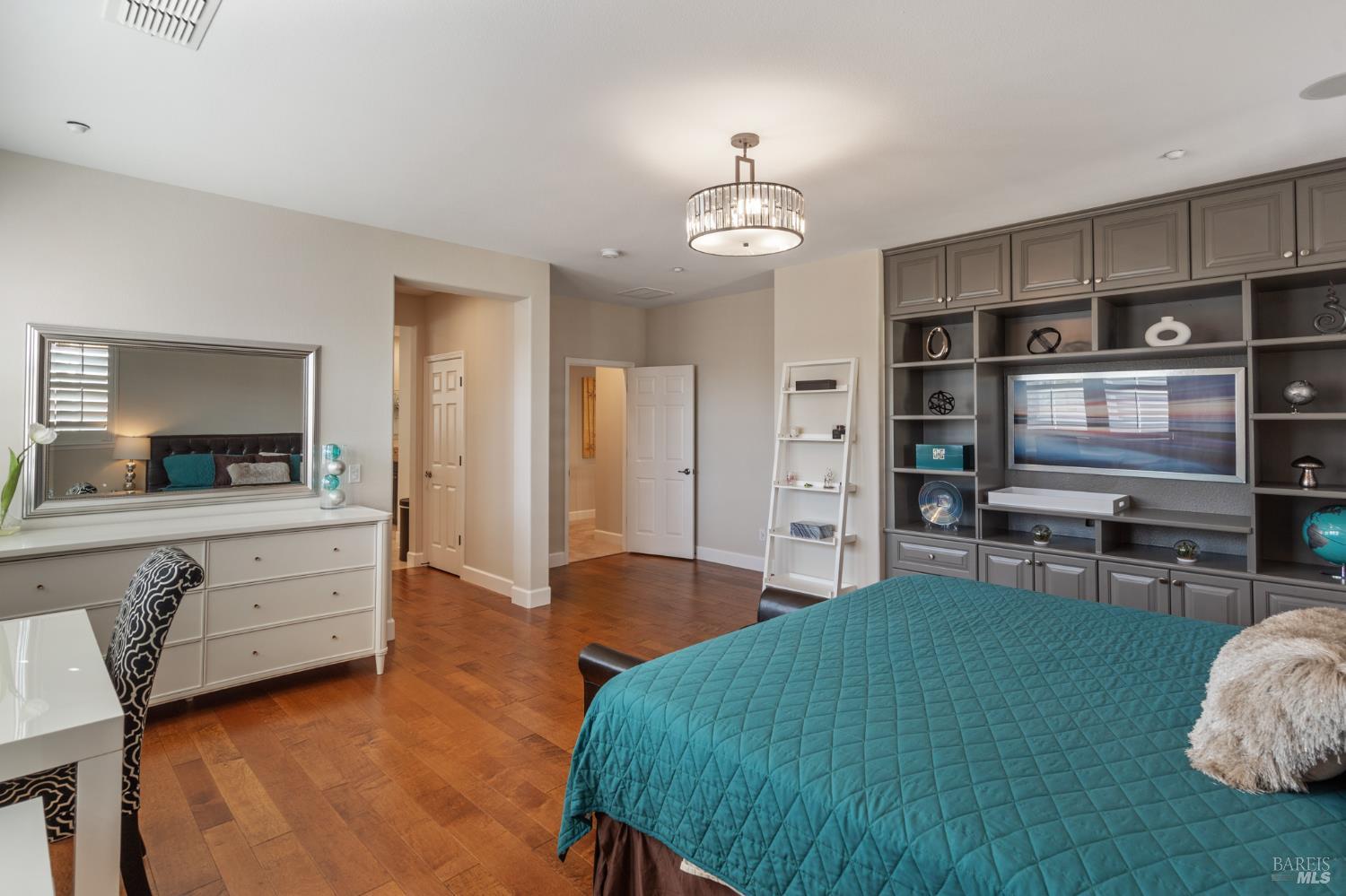 1727 Calle Ranchero Dr