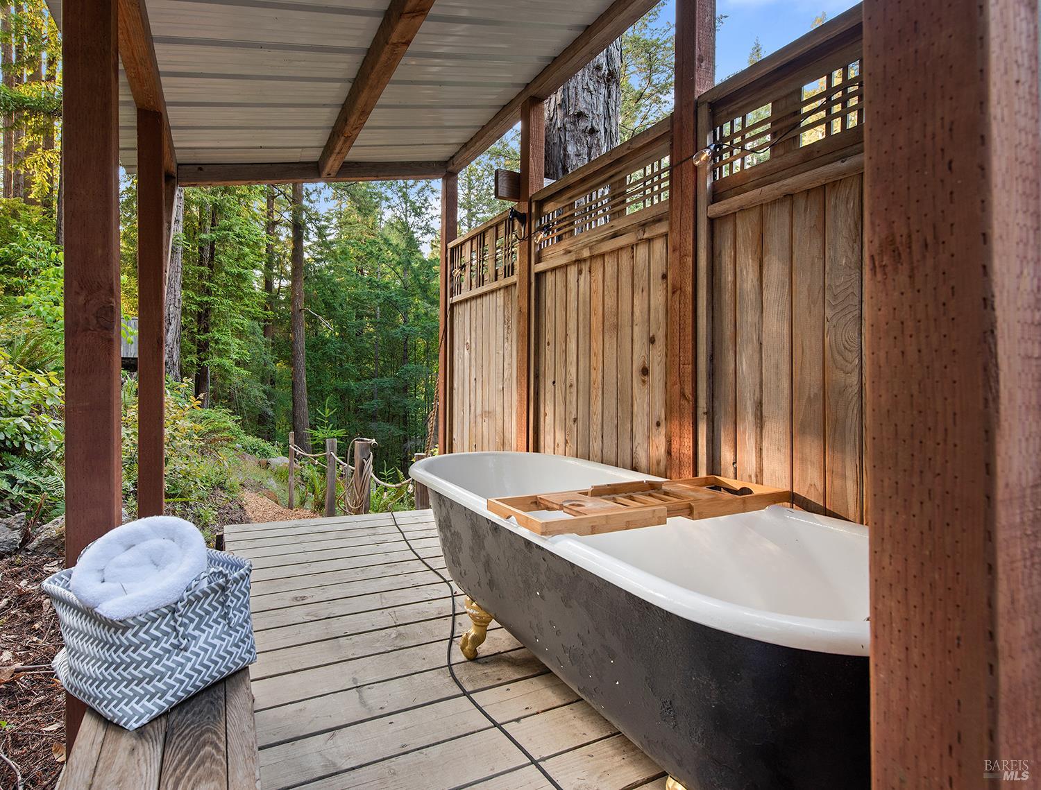 2045 Cazadero Hwy