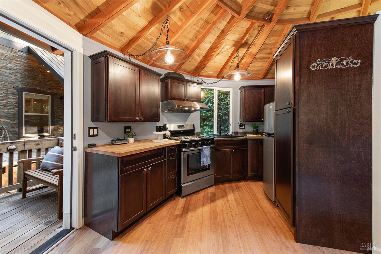 2045 Cazadero Hwy