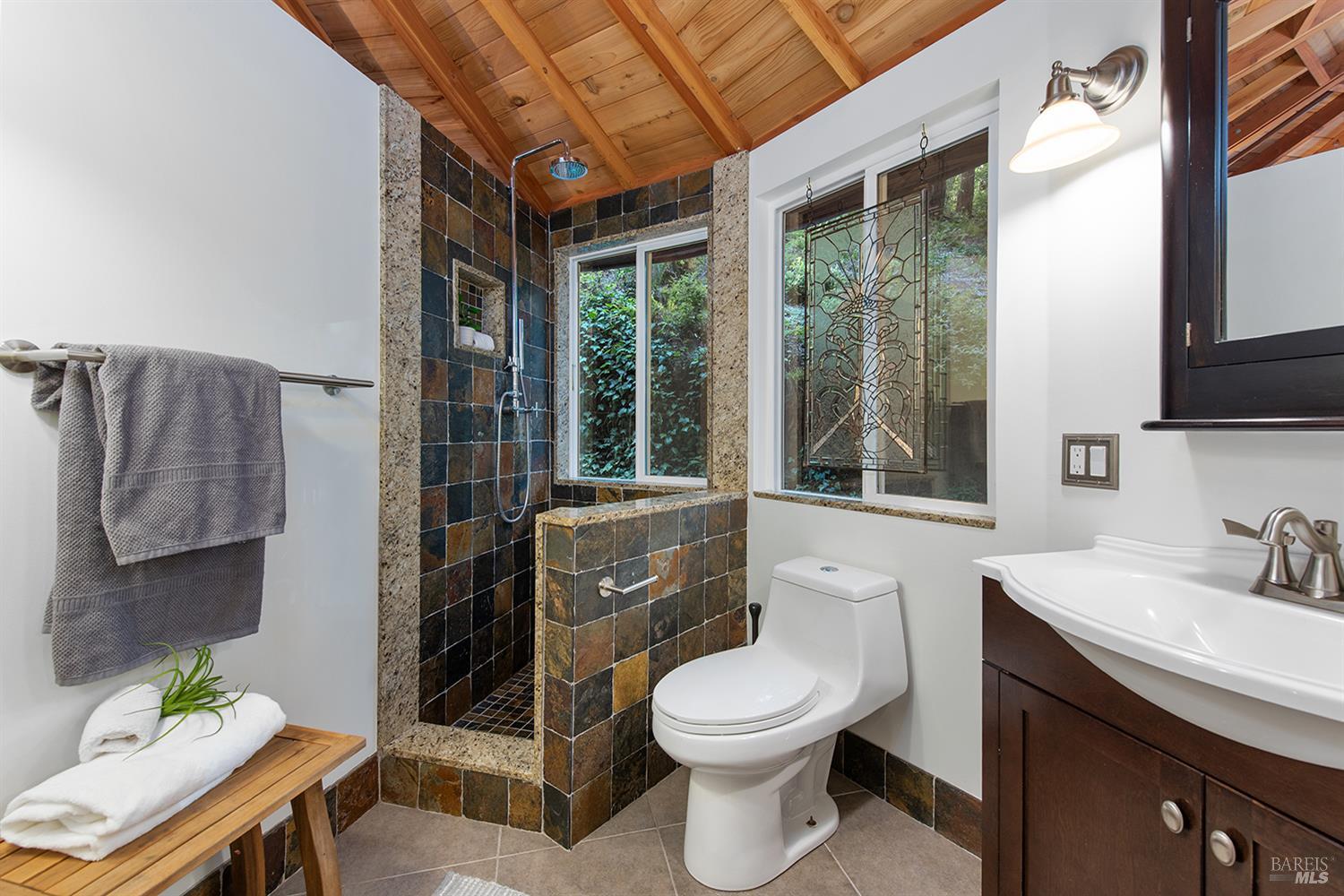 2045 Cazadero Hwy