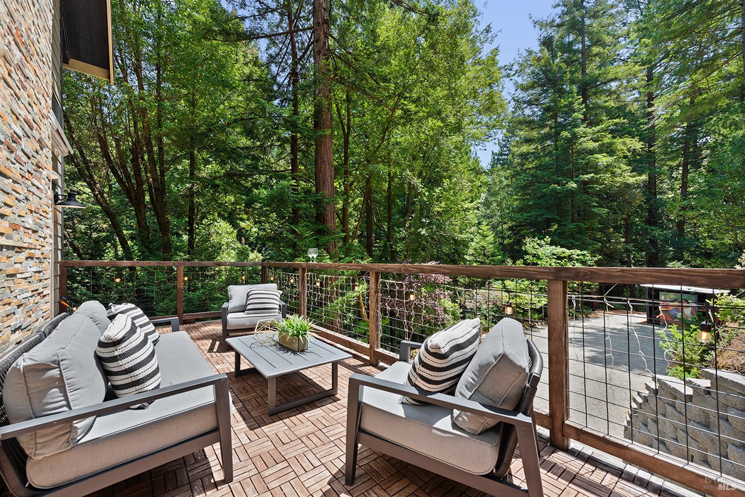 2045 Cazadero Hwy