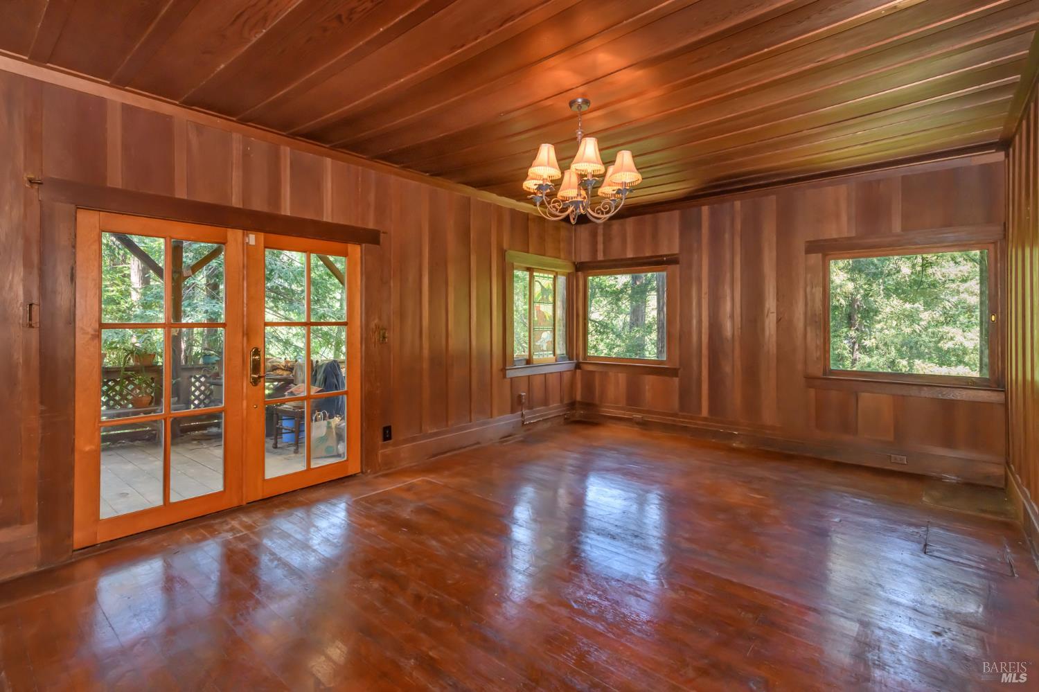 312 Shady Ln