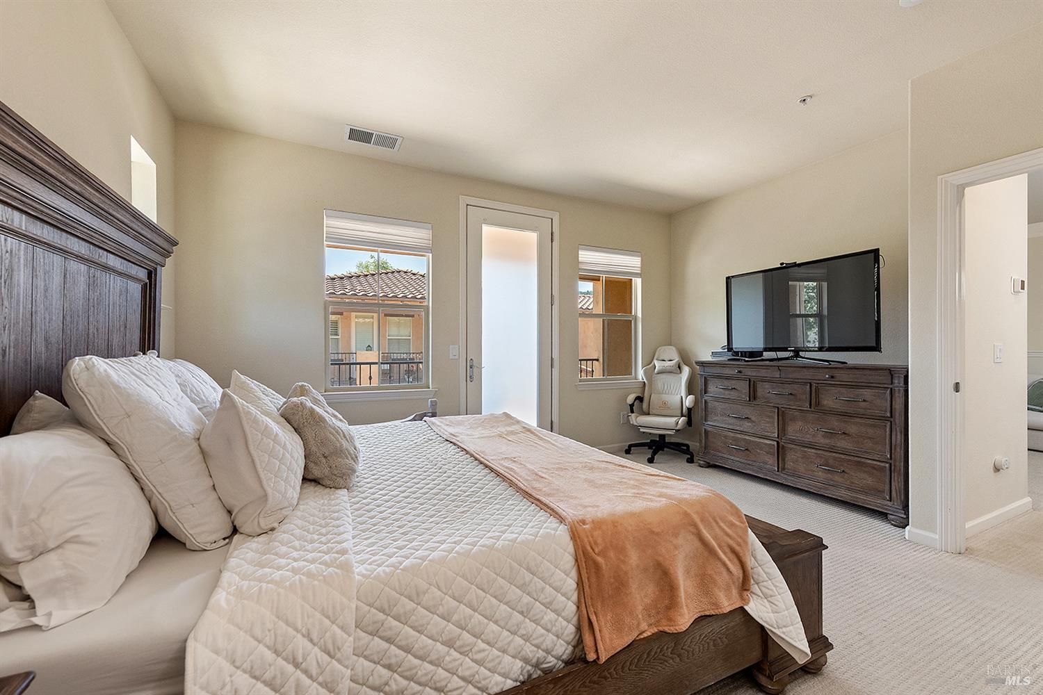 180 Healdsburg Ave #B