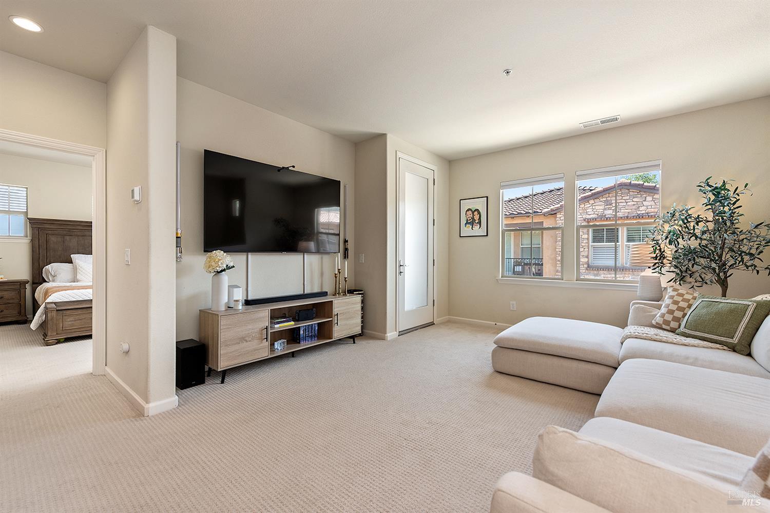 180 Healdsburg Ave #B